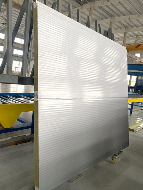 隐钉纯平镜面岩棉夹芯板 聚氨酯双测封岩棉夹芯板