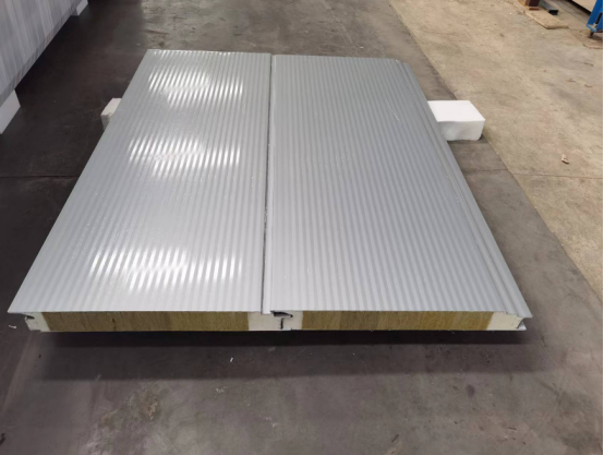 聚氨酯封边岩棉夹芯板与聚氨酯夹芯板的解析